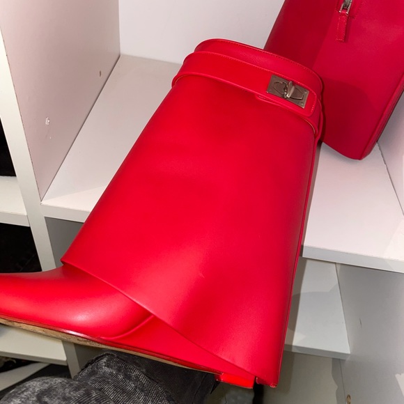 GIVENCHY RED SHARK LOCK BOOTS - Picture 7 of 9